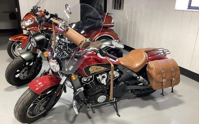 2019 Indian Scout Bobber vs. Triumph Bonneville Bobber Black: Comparison Review