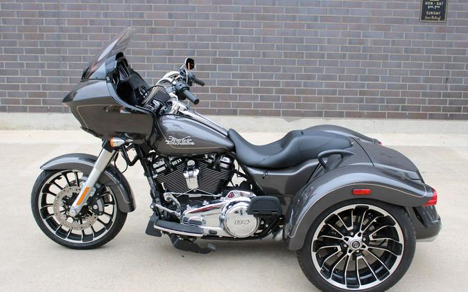 2023 Harley-Davidson® FLTRT - Road Glide® 3