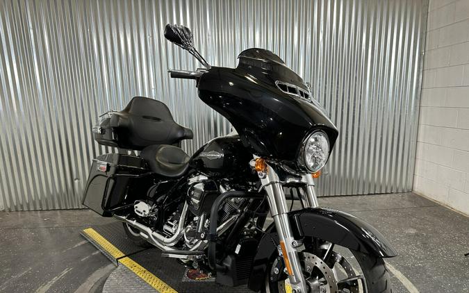 2022 Harley-Davidson Street Glide