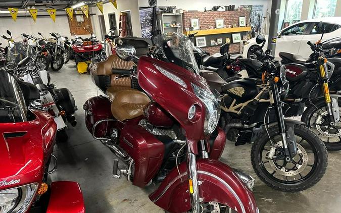 2020 Indian Motorcycle® Roadmaster® Titanium Smoke/Thunder Black Smoke
