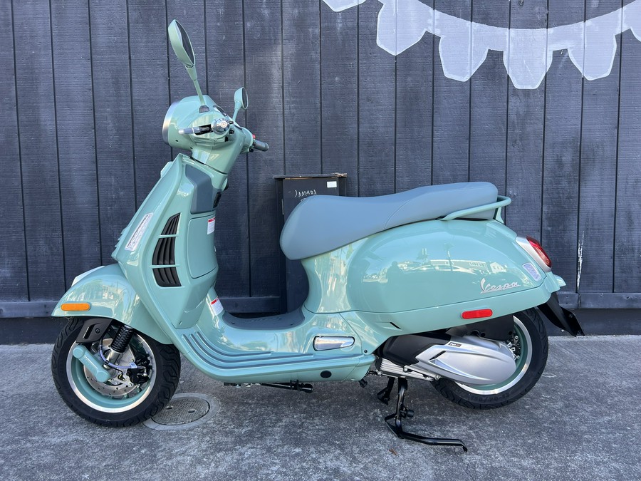 2027 Vespa GTS 310 80th Anniversario