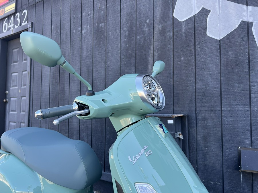 2027 Vespa GTS 310 80th Anniversario