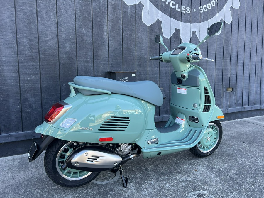 2027 Vespa GTS 310 80th Anniversario