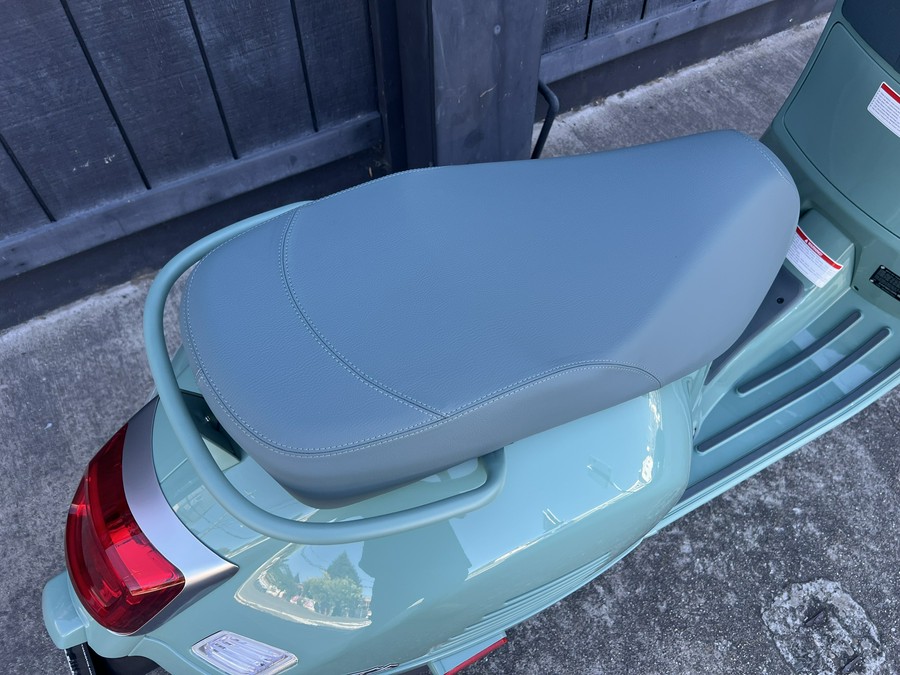 2027 Vespa GTS 310 80th Anniversario