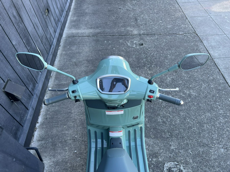 2027 Vespa GTS 310 80th Anniversario