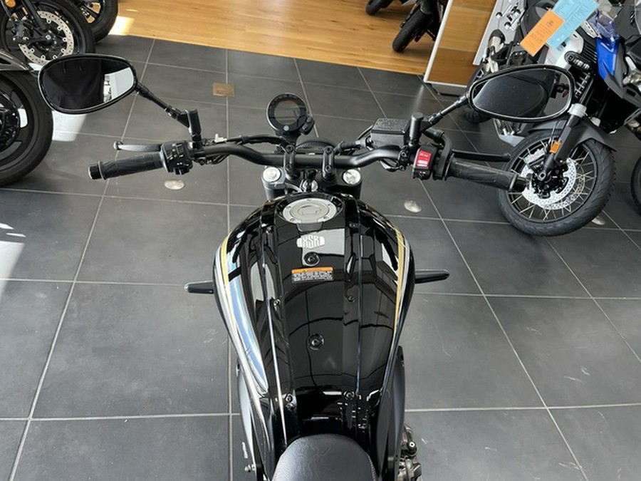 2025 Yamaha XSR 700