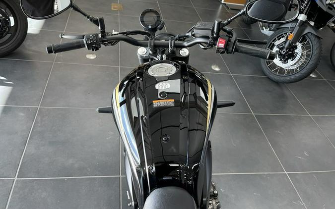 2025 Yamaha XSR 700