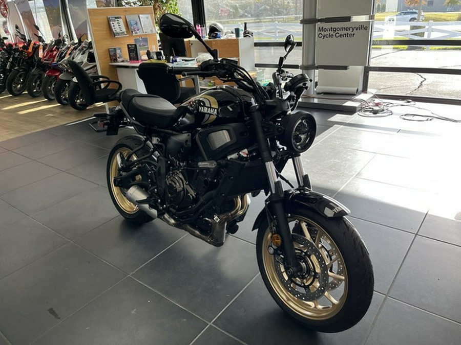 2025 Yamaha XSR 700