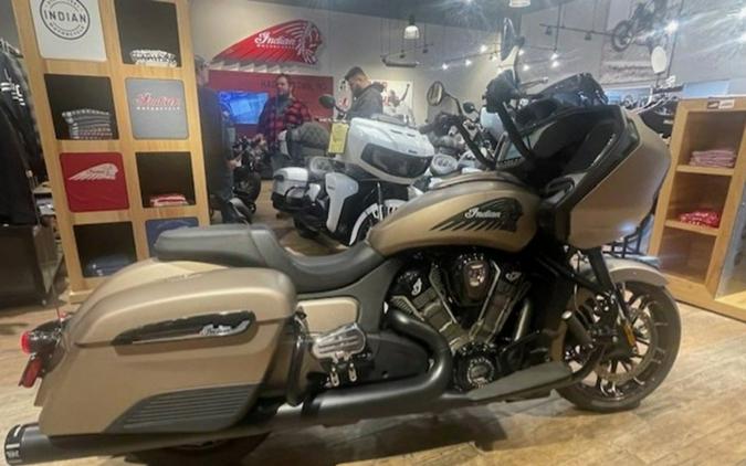 2020 Indian Motorcycle® Challenger Dark Horse®