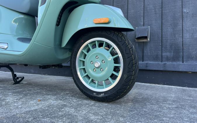 2027 Vespa GTS 310 80th Anniversario