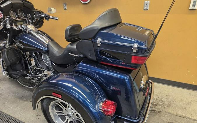 2013 Harley-Davidson Trike FLHTCUTG - Tri Glide Ultra Classic