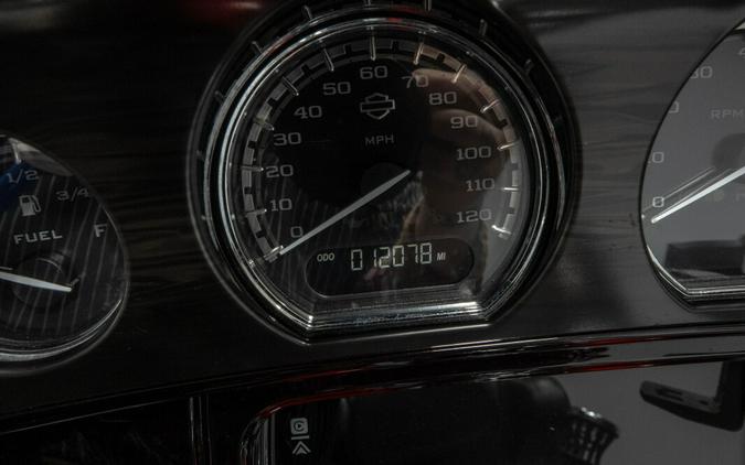 2017 Harley-Davidson CVO Limited Black Garnet & Electric Red Pearl with Carbon Dust including Cont