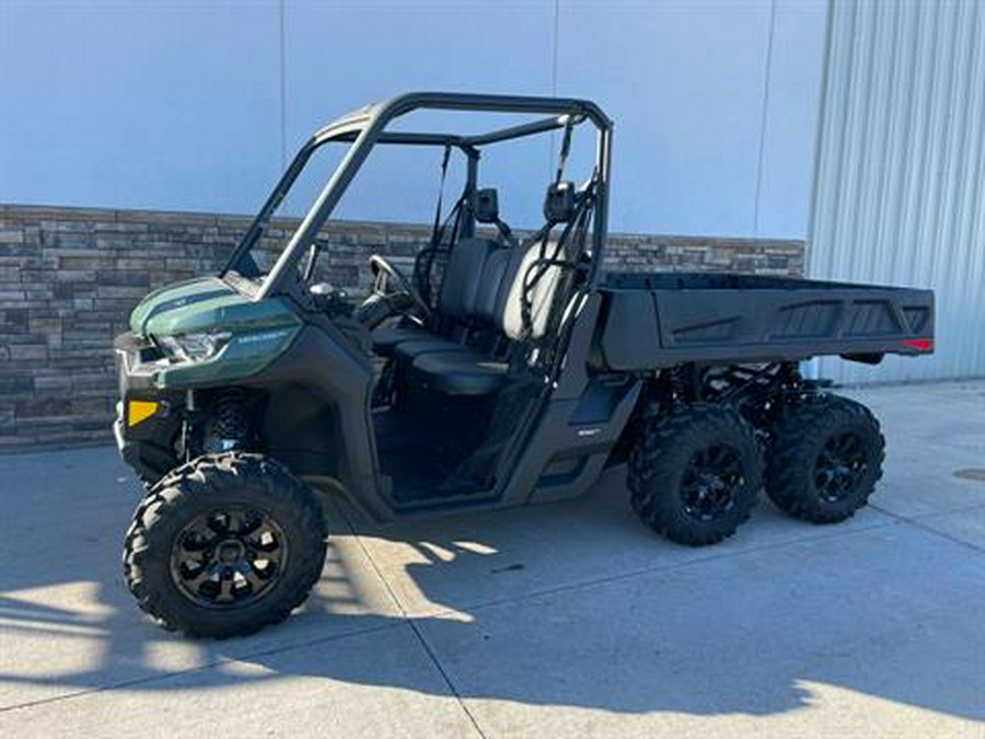 2023 Can-Am Defender 6x6 DPS HD10