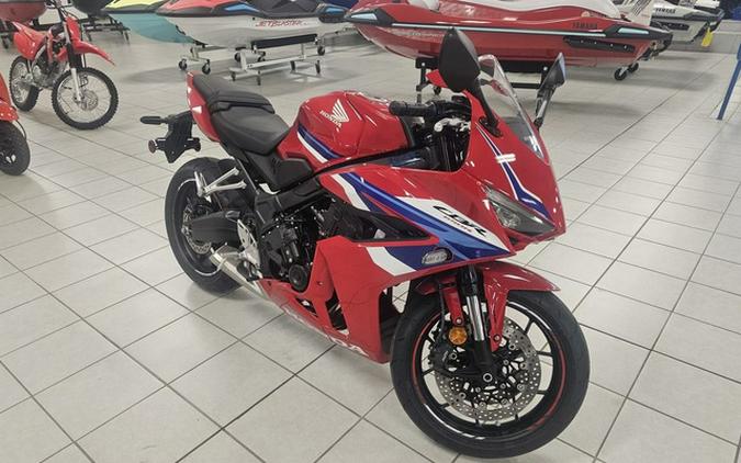 2025 Honda CBR650R E-Clutch