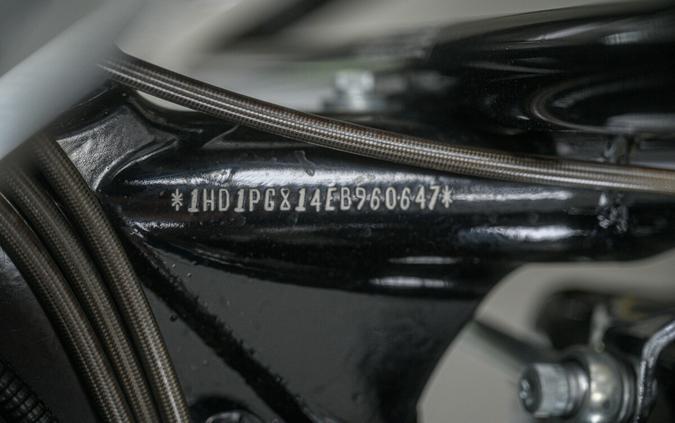 2014 Harley-Davidson CVO Road King FLHRSE5