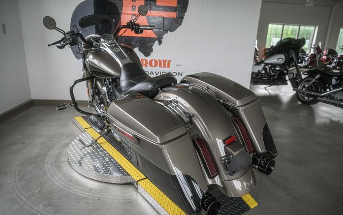 2014 Harley-Davidson CVO Road King FLHRSE5