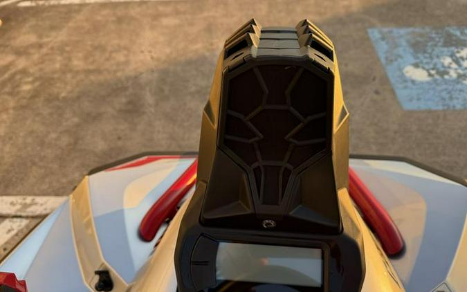 2026 Can-Am® Renegade X mr 1000 R Hyper Silver & Legion Red