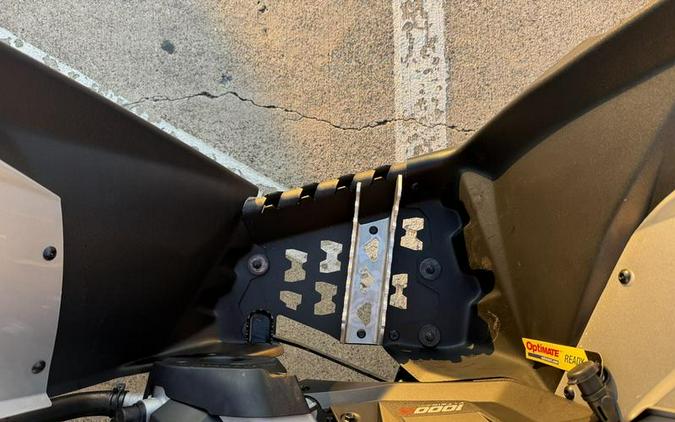 2026 Can-Am® Renegade X mr 1000 R Hyper Silver & Legion Red