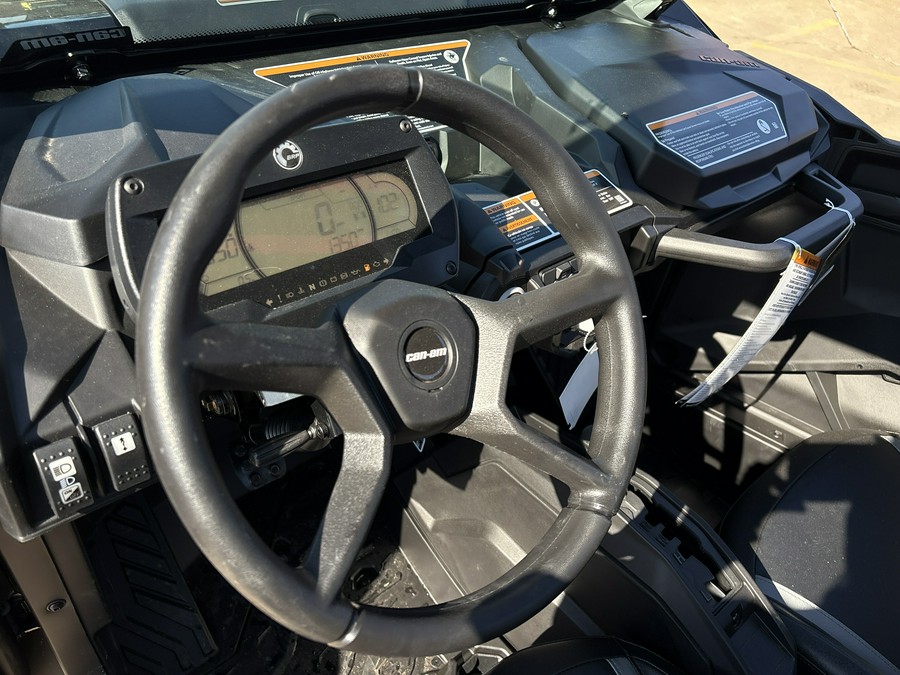 2026 Can-Am Commander XT 700