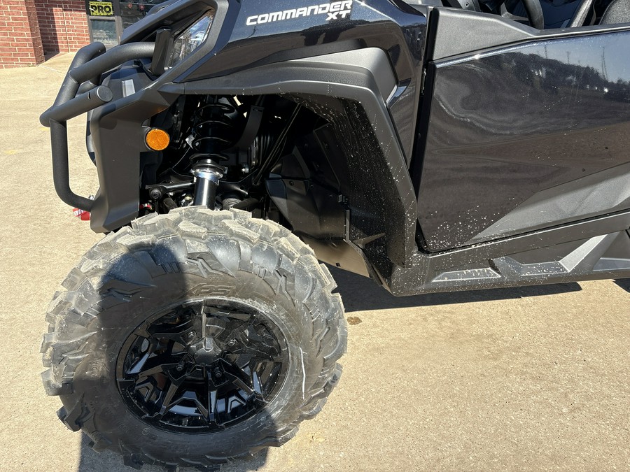 2026 Can-Am Commander XT 700