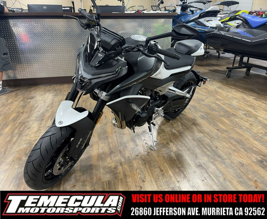 2024 CFMOTO NK 800