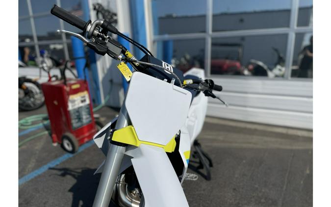 2025 Husqvarna Motorcycles TC300