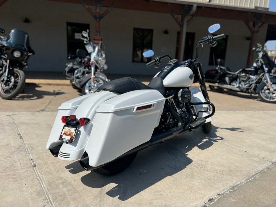 2024 Harley-Davidson® Road King® Special White Onyx Pearl - Black Finish