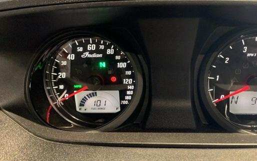 2023 Indian Pursuit Dark Horse with Premium Package Silver Qua