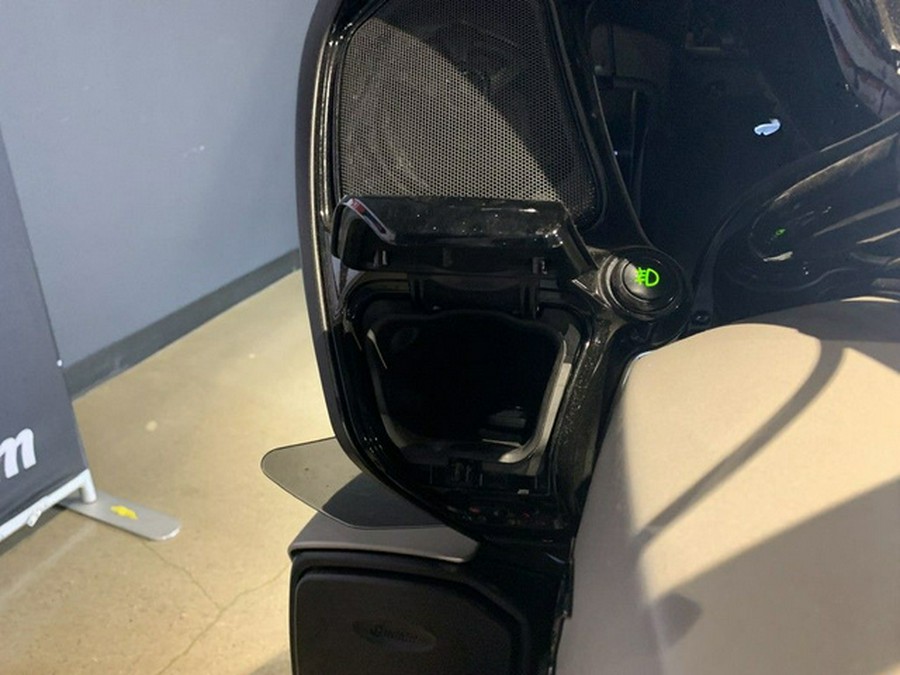 2023 Indian Pursuit Dark Horse with Premium Package Silver Qua