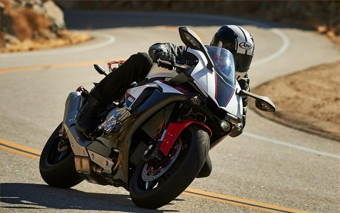 2016 Yamaha Motor Corp., USA YZF-R1S