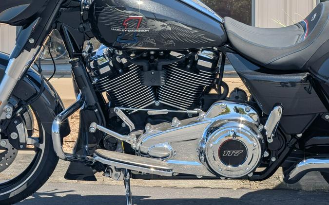 2026 Harley-Davidson® Street Glide® Midnight Ember Chrome Trim