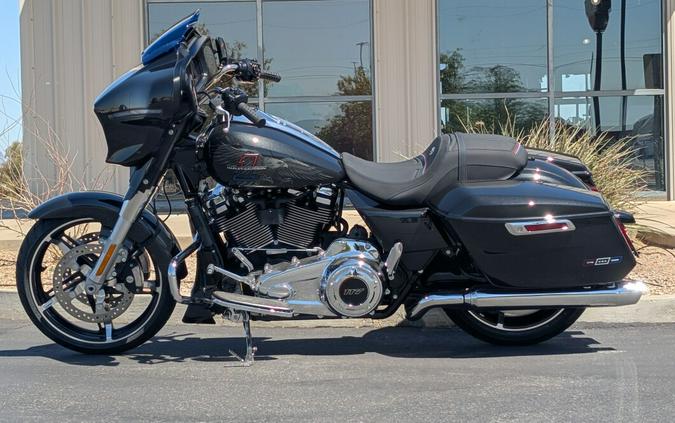 2026 Harley-Davidson® Street Glide® Midnight Ember Chrome Trim