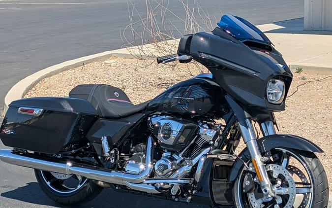 2026 Harley-Davidson® Street Glide® Midnight Ember Chrome Trim