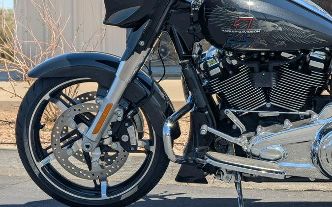 2026 Harley-Davidson® Street Glide® Midnight Ember Chrome Trim