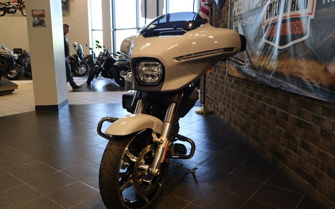 2025 Street Glide (FLHX)