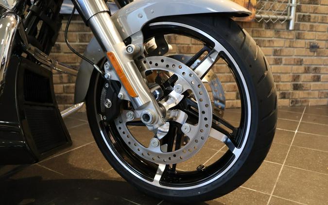 2025 Street Glide (FLHX)