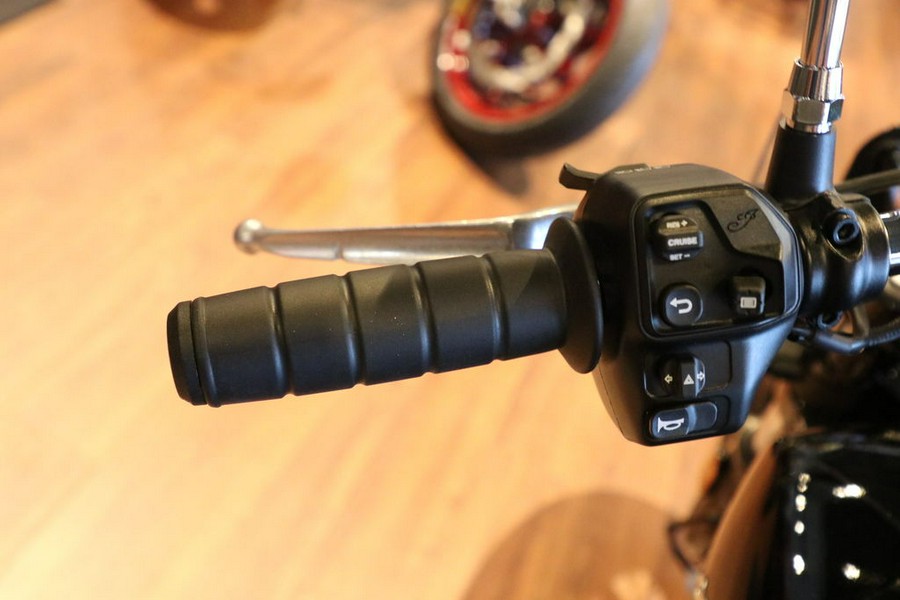 2025 Indian Motorcycle® Super Scout® Black Smoke with Graphics