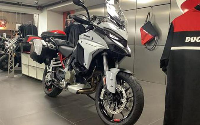 2023 Ducati Multistrada V4 S Travel & Radar