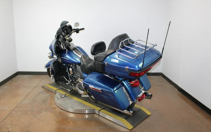 Harley-Davidson® Electra Glide® Ultra Limited 2014 FLHTK 608470T DAYTONA BLUE