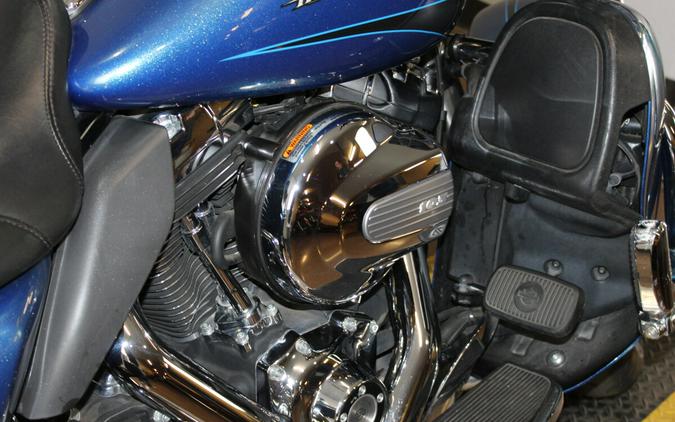 Harley-Davidson® Electra Glide® Ultra Limited 2014 FLHTK 608470T DAYTONA BLUE