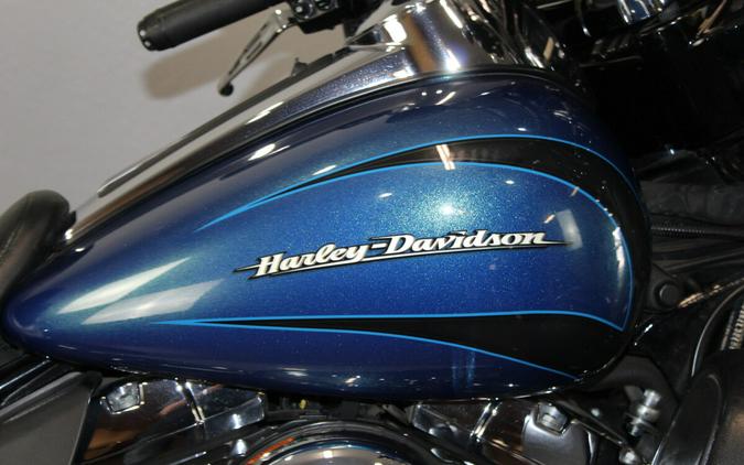 Harley-Davidson® Electra Glide® Ultra Limited 2014 FLHTK 608470T DAYTONA BLUE