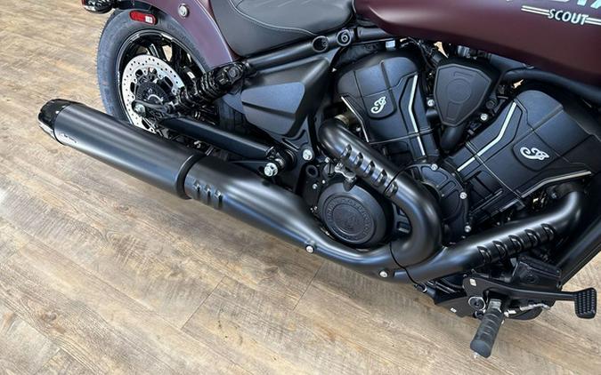 2026 Indian Scout Bobber Maroon Metallic Smoke
