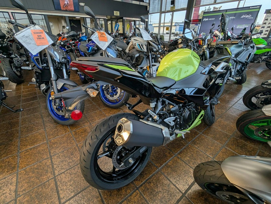 2026 Kawasaki NINJA 500 ABS Metallic Yellowish Green/Ebony - A78779