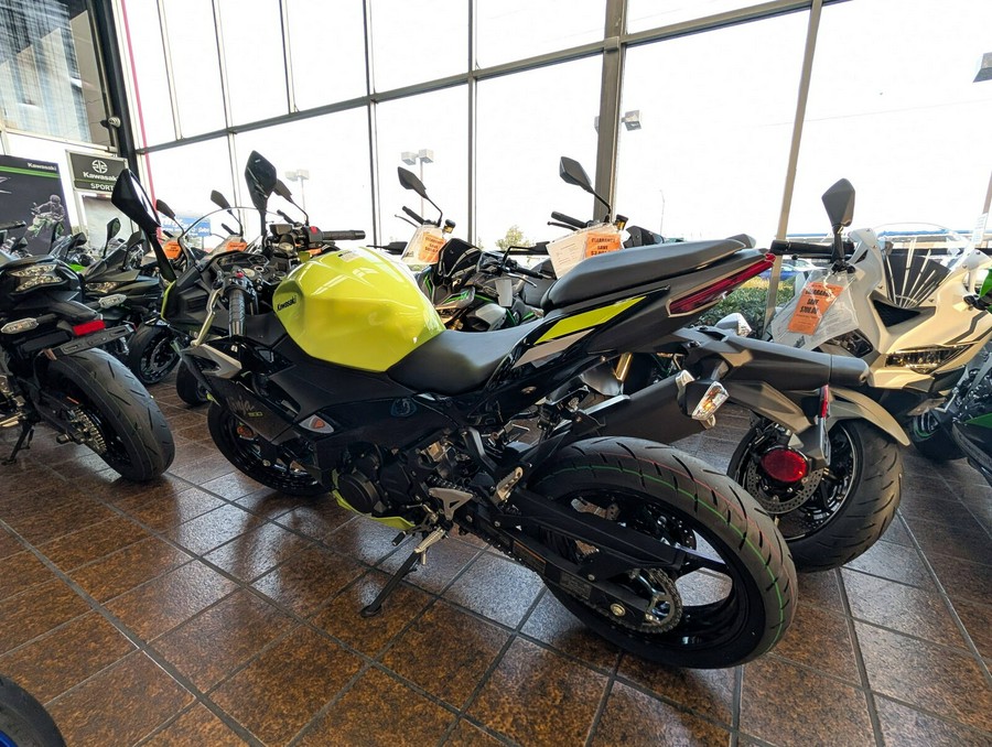 2026 Kawasaki NINJA 500 ABS Metallic Yellowish Green/Ebony - A78779