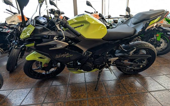 2026 Kawasaki NINJA 500 ABS Metallic Yellowish Green/Ebony - A78779