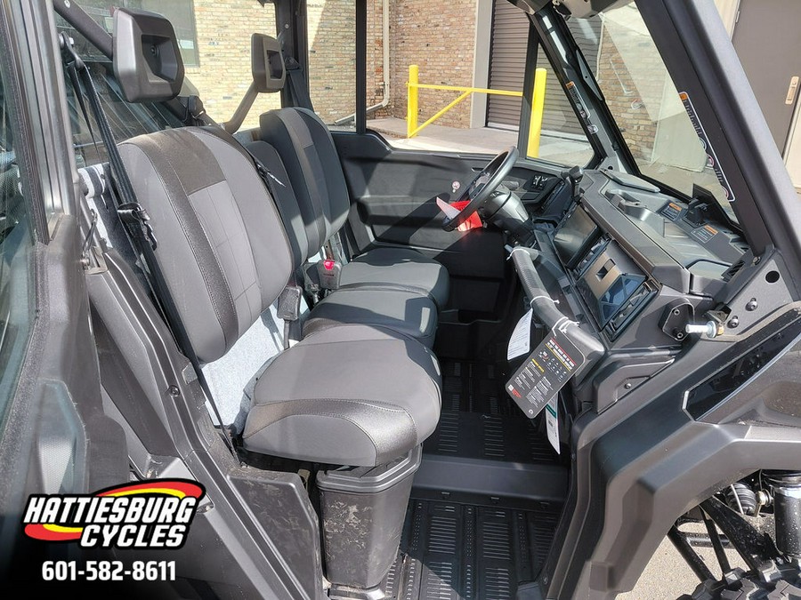 2026 Can-Am Defender XT CAB HD11