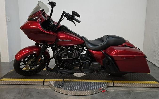 FLTRXS 2018 Road Glide Special