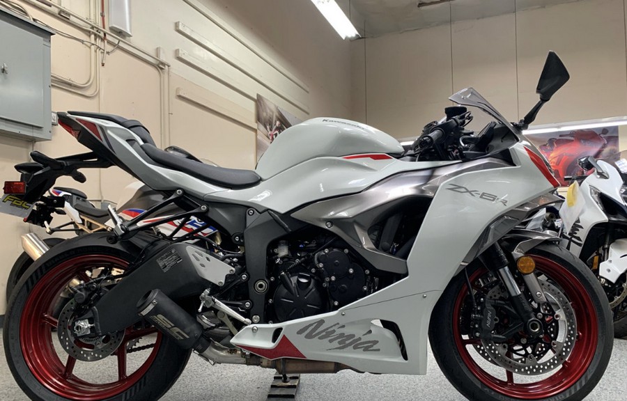 2025 Kawasaki Ninja® ZX™-6R Base