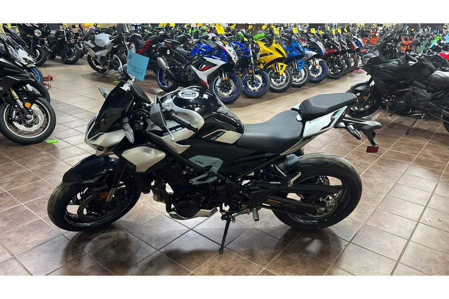 2025 Kawasaki ZR900SSFNN