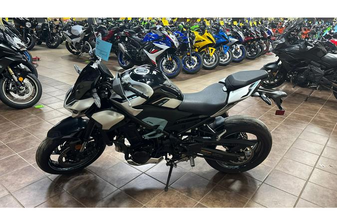 2025 Kawasaki ZR900SSFNN